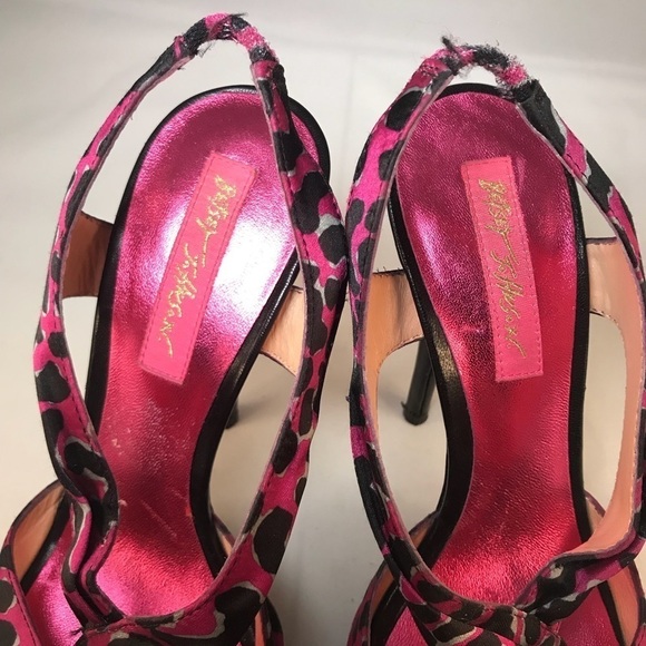 Betsey Johnson Cheetah Print Heels- Size 6 - Picture 8 of 8